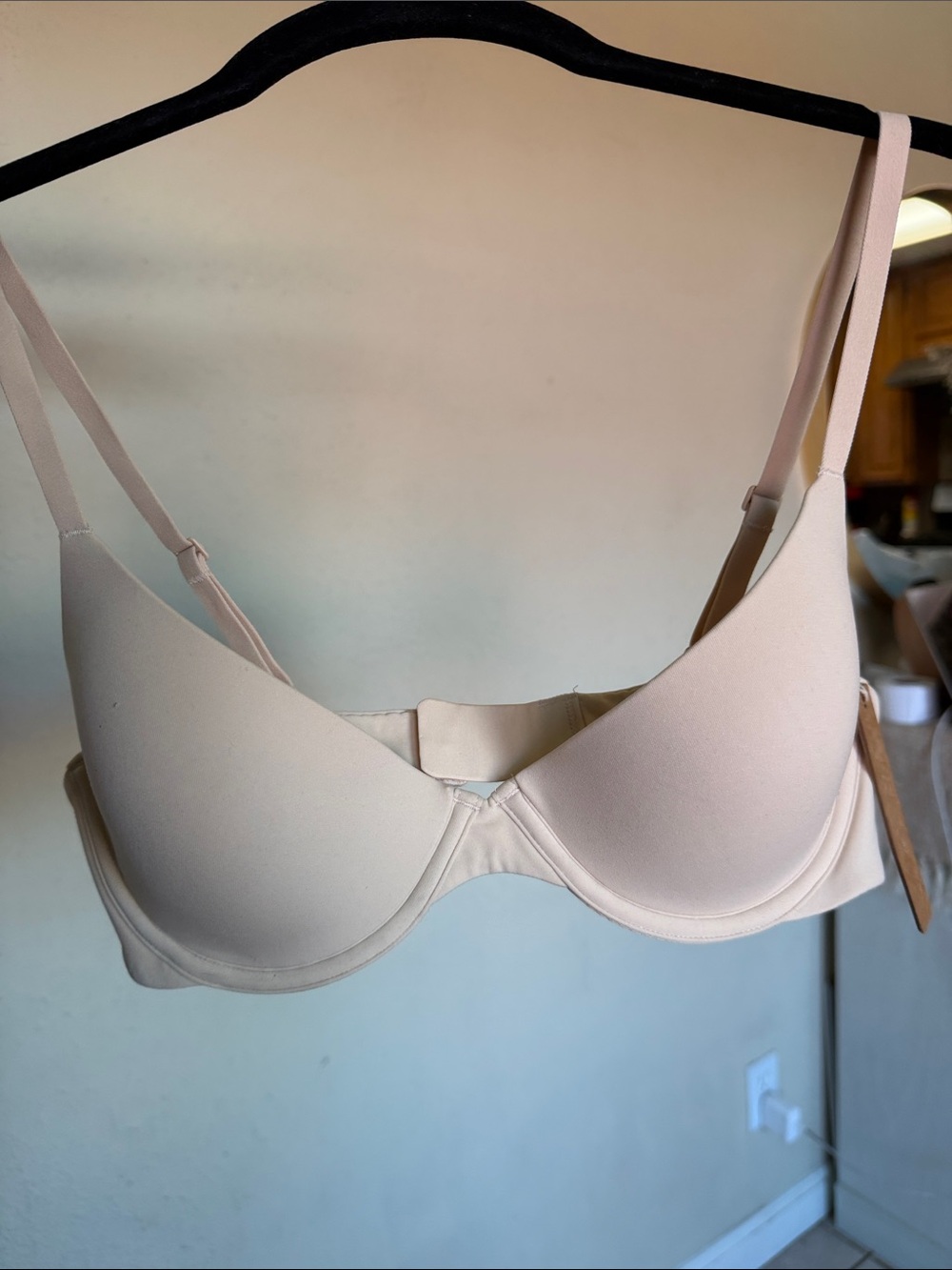 Skims Fits Everybody Scoop Plunge Bra in Sand NWOT size 36B